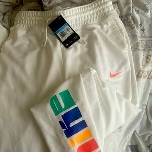 Never worn NIKE sweat pants